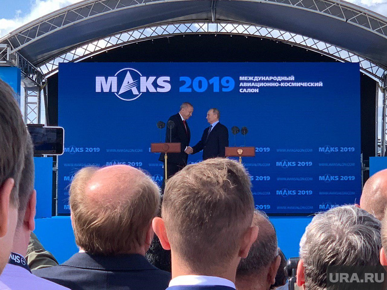 Владимир Путин и президент Турции Эрдоган встретились на выставке МАКС-2019