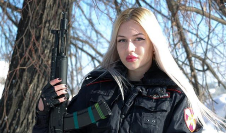 Анна Храмцова обвинила автохама в оскорблениях
