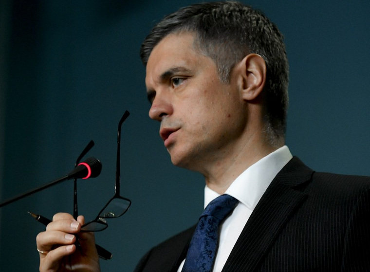 Глава МИД Украины призвал изменить закон о статусе Донбасса