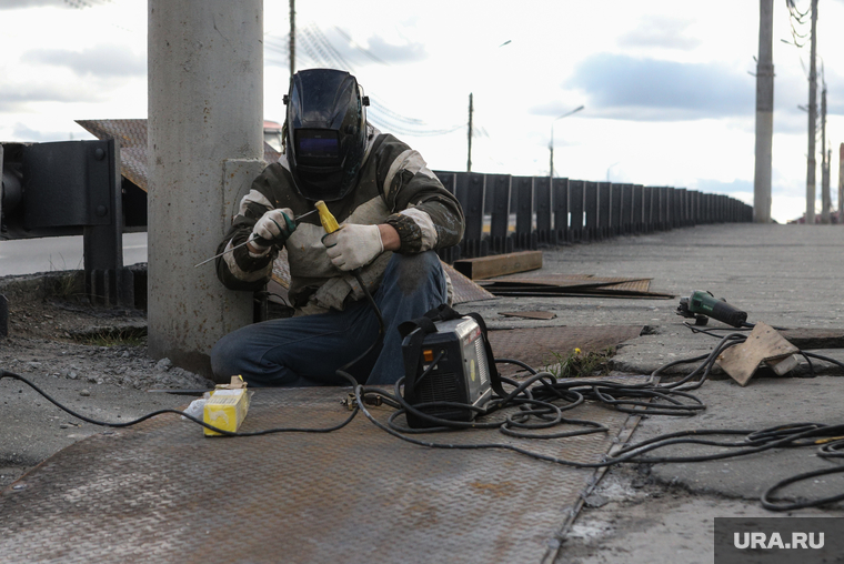 Работы на Некрасовском мосту призваны обеспечить безопасность пешеходов до более масштабного ремонта