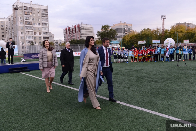Ирина Текслер на открытии фестиваля детского дворового футбола Метрошка. Челябинск, футбольное поле, текслер ирина