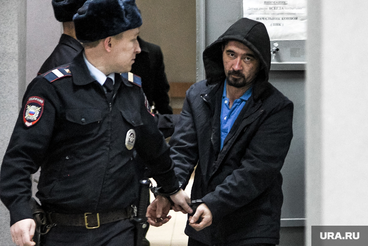 Таксист Марат Ахметвалиев — основной подозреваемый (именно он наносил удары ножом). У него трое детей: 2004, 2013 и 2016 годов рождения