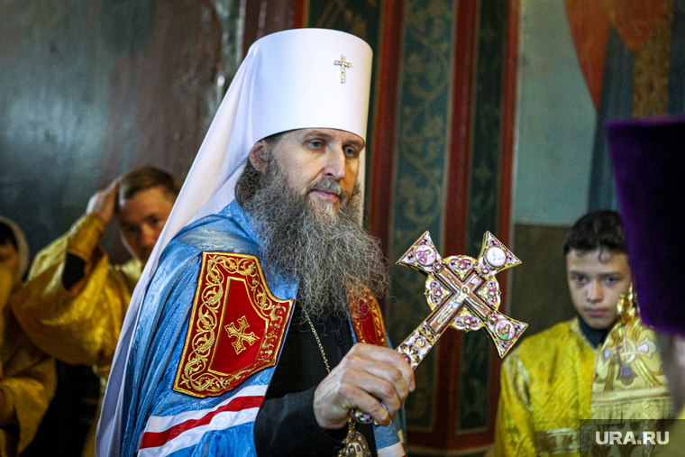 Встреча курганского митрополита. Курган, церковная служба, митрополит даниил, крест, православие