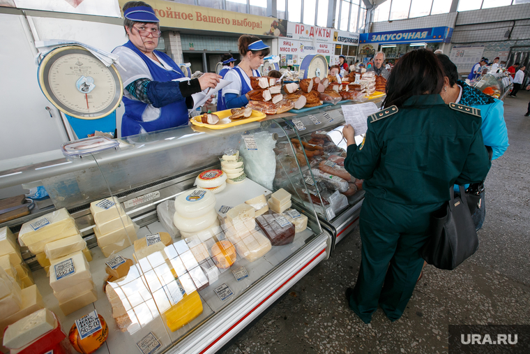 Проверка санкционных продуктов на Шарташском рынке. Екатеринбург, проверка, рынок