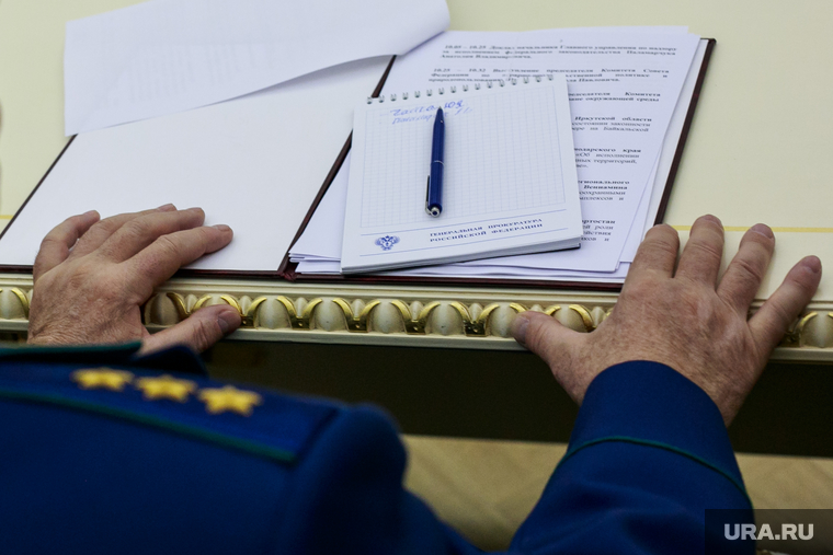 Заседание коллегии Генеральной Прокуратуры РФ с участием Генерального прокурора РФ Юрия Чайки. Москва, прокурор, проверка, папка, работники прокуратуры, записная книжка прокурора, погоны прокурора