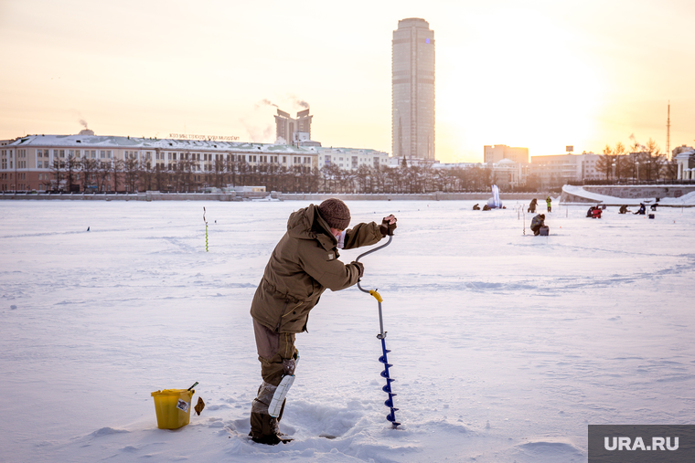 Рыболовные состязания. Екатеринбург, зимняя рыбалка, ледобур