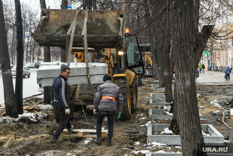 Мэр Екатеринбурга анонсировал укладку гранитной плитки зимой