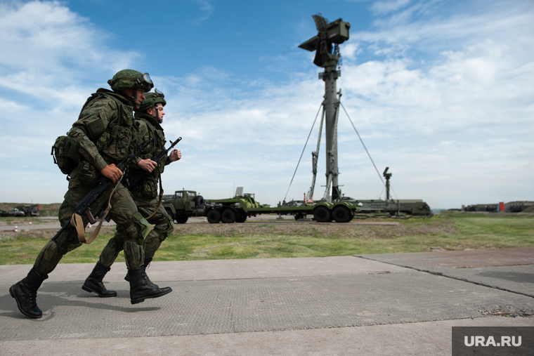 Учения зенитно-ракетной бригады. Республика Хакасия, Абакан , военнослужащие, зенитно-ракетный комплекс, зенитно-ракетная бригада, солдат