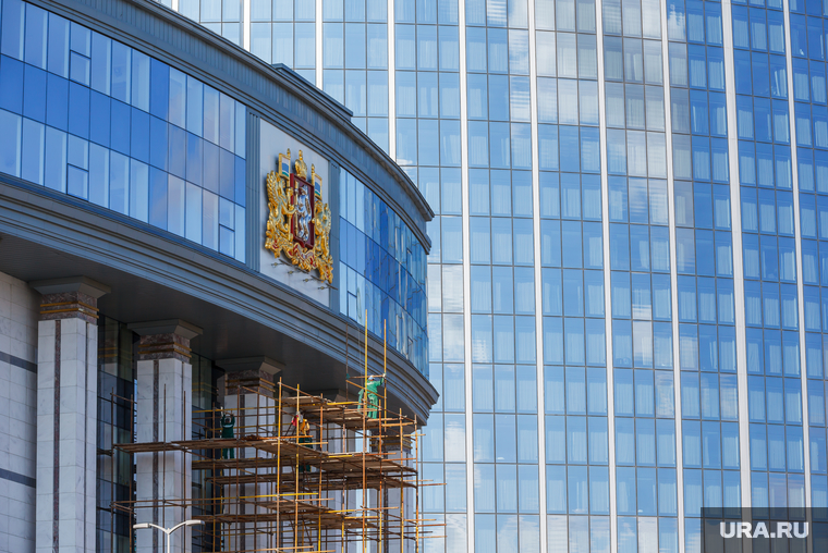 Новый герб на здании ЗССО. Екатеринбург, герб, заксобрание со
