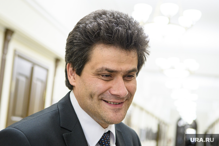 Александр Высокинский после ночи подсчета голосов опроса. Екатеринбург, портрет