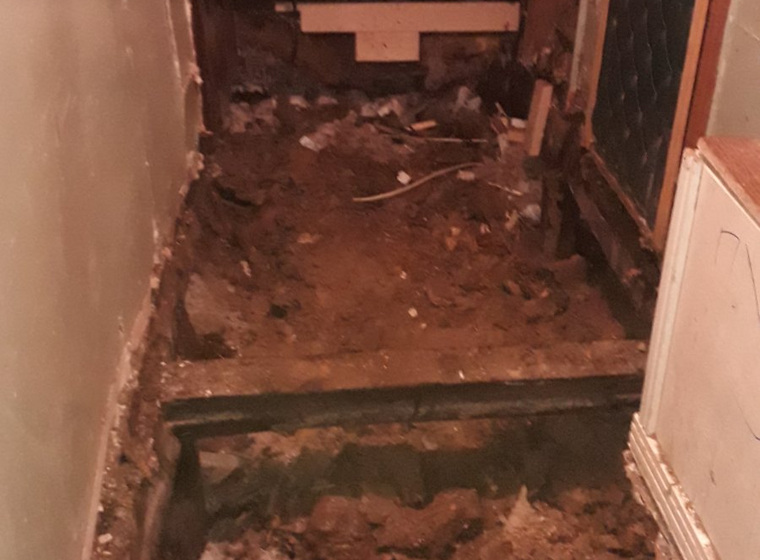 провалился бетонный пол в доме. провалился пол в комнате. провалился пол на свадьбе. провалился пол в хрущевке. провалится ли пол.