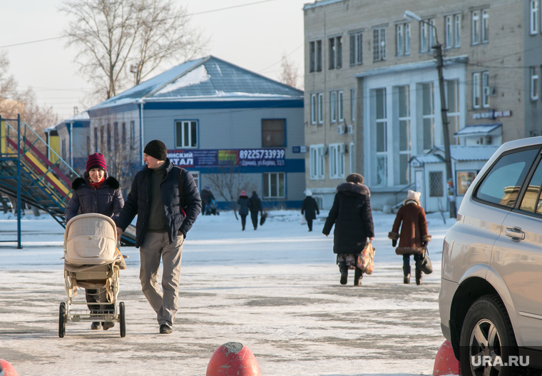 Порыв водопровода. Шумиха, прогулка, коляска детская, родители