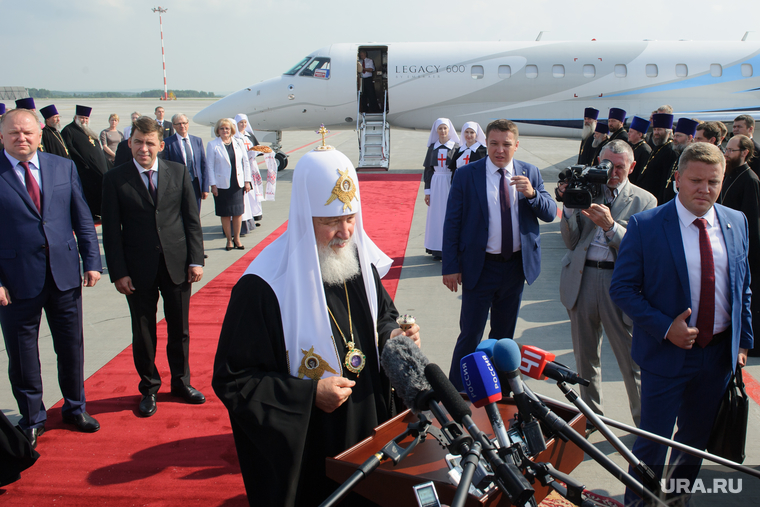Прибытие Патриарха Кирилла в Екатеринбург, куйвашев евгений, патриарх кирилл, цуканов николай, самолет legacy 600