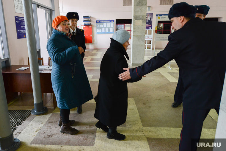 ВЫБОРЫ 2018. Единый день голосования в Челябинске. Челябинск, пенсионер, старушка