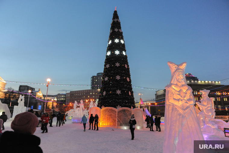 Запуск Ледового городка в эксплуатацию. Челябинск, елка, ледовый городок, ледовые скульптуры