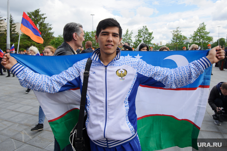 День России в Екатеринбурге, узбек, флаг узбекистана
