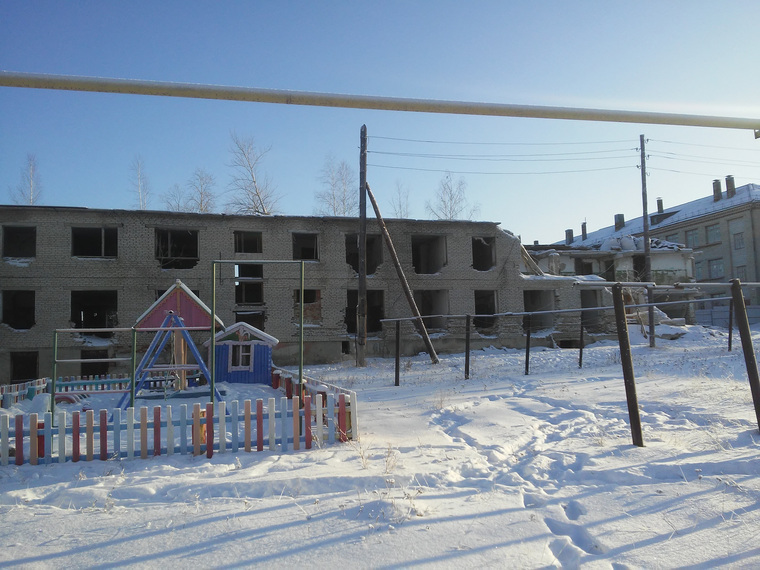 В разрушенный дом в Шадринском районе продолжают прописывать людей