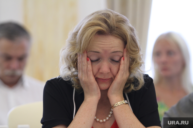 Заседание правительства области с главами муниципалитетов. Екатеринбург, усталость, головная боль