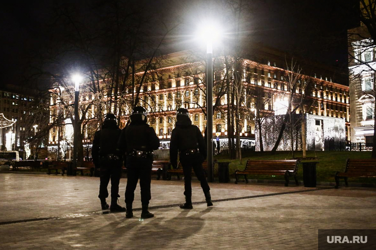 Последствия происшествия на Лубянке. Москва, лубянская площадь, росгвардия, полицейское оцепление