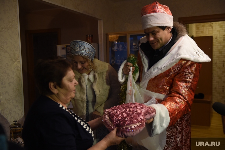 Первой поздравления от мэра получила пенсионерка Любовь Чердакова
