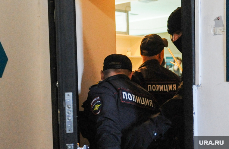 Обыски в челябинском штабе Навального. Челябинск, обыски, маски-шоу, полиция, штаб навального
