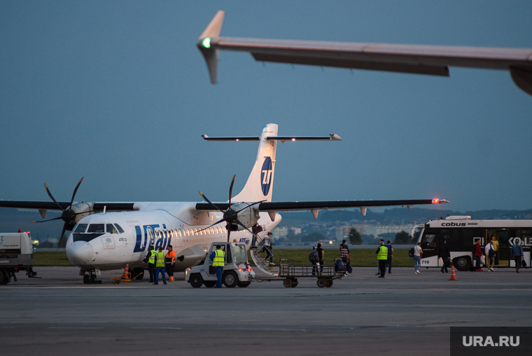 Вечерний споттинг в Кольцово. Екатеринбург, utair, ютэир, ютейр, atr 72