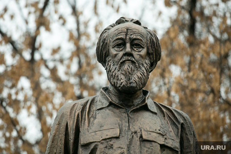 Памятник Солженицыну. Москва, памятник александру солженицыну