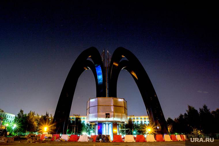 Клипарт. Сургут, город сургут, памятник нефтяникам