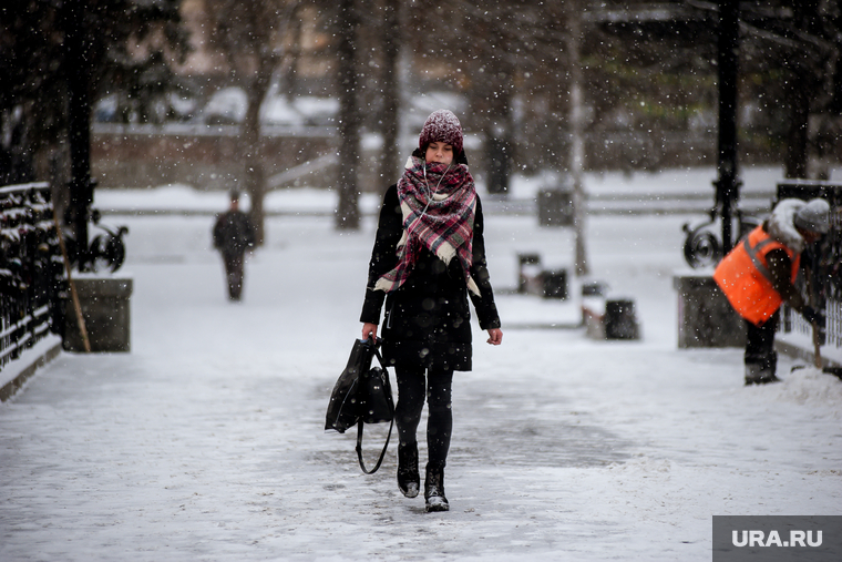 Снегопад в Екатеринбурге, снег, зима, снегопад