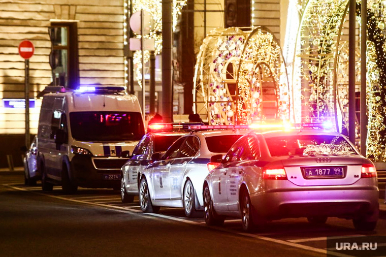 Последствия происшествия на Лубянке. Москва, мигалка, лубянская площадь, гибдд, машины спецслужб, дпс, полицейское оцепление