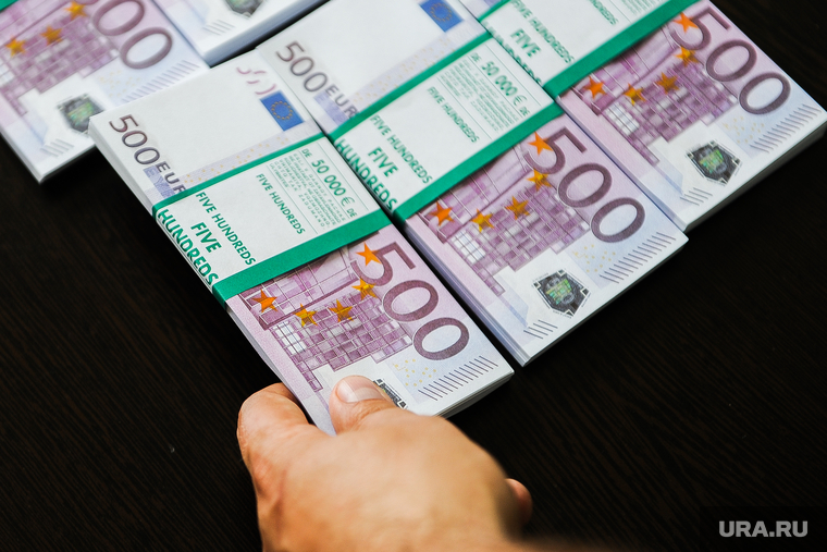 Клипарт по теме Деньги. Взятка. Коррупция. Купюры. Банкноты.
Челябинск, евро, деньги, купюры, валюта, взятка, коррупция, банкноты, подкуп