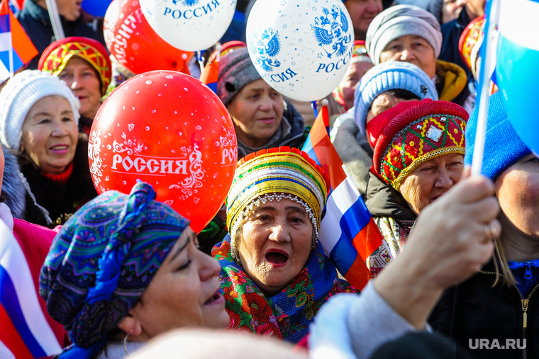 День народного единства. Челябинск, россия, воздушный шар, пенсионеры, праздник