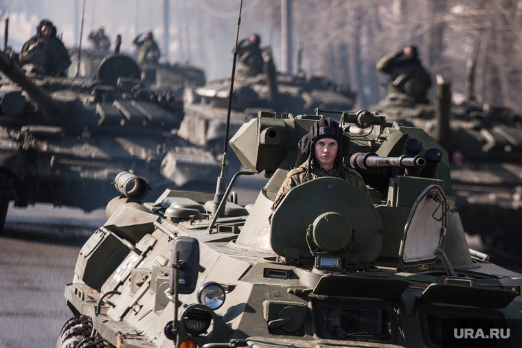 Репетиция парада. Екатеринбург, бтр, военная техника, танкист, танк, солдат