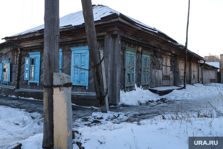 Виды города. Курган, деревянный дом, зима, дом
