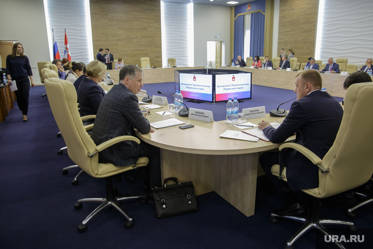 Из-за отсутствия главы региона нет необходимости вести публичные заседания, уверен источник