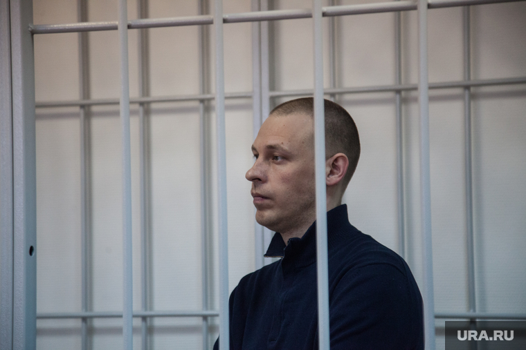 Оглашение приговора Александру Ошибкову, экс-проректору Тюменского индустриального университета, по делу о хищении средств. Тюмень, решетка, ошибков александр