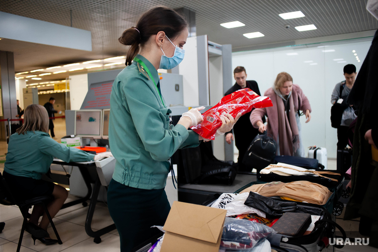 Ситуация в аэропорту Кольцово в связи с эпидемией коронавируса в Китае. Екатеринбург, аэропорт кольцово, таможенный контроль