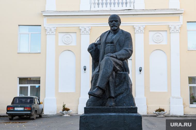 Виды Катав-Ивановска. Челябинская область, памятник ленину, дворец культуры имени тараканова