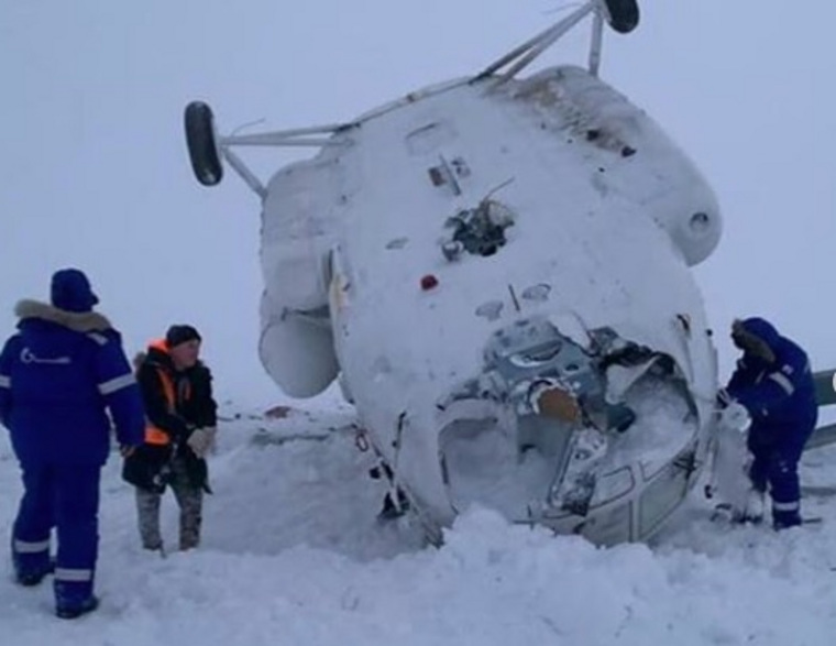 Пилот и бортмеханик погибли при крушении вертолета вблизи поселка Сабетта