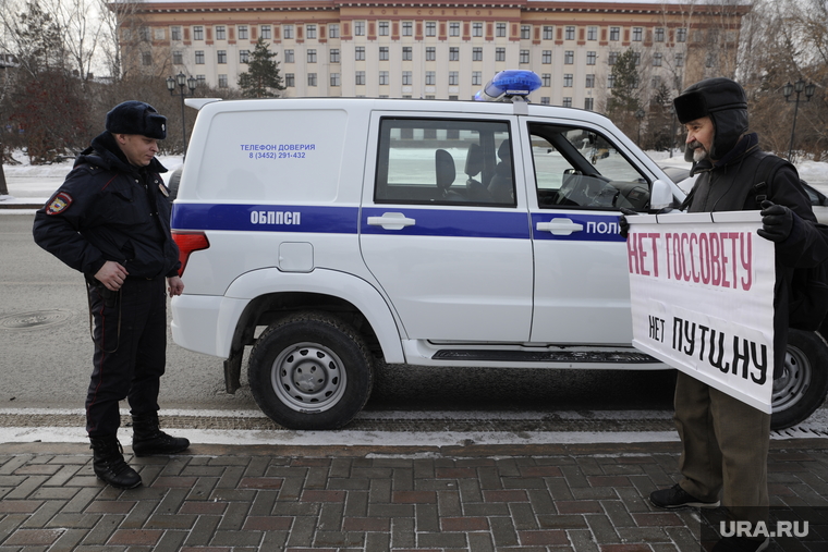 Полиция вела себя мирно и не вмешивалась в пикет