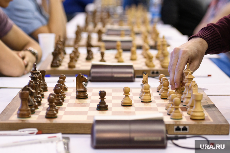 Китайских шахматистов на фоне коронавируса пустят на Урал по спецразрешению