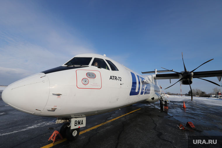Споттинг. Курган, снег, аэропорт, зима, utair, аэродром, ютейр, взлетное поле, аэроквокзал, атр72