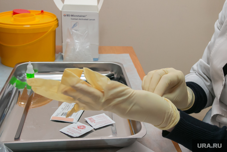 Тест на ВИЧ членов правительства Курганской обл. Курган, медицинские перчатки