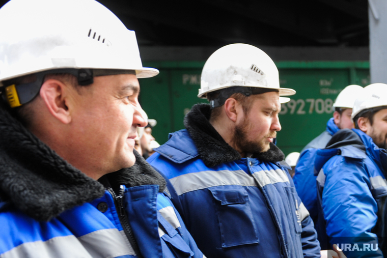 С работниками ЧМК пообщался и депутат Госдумы Владимир Бурматов, которому предстоит курировать осенние выборы в заксобрание области