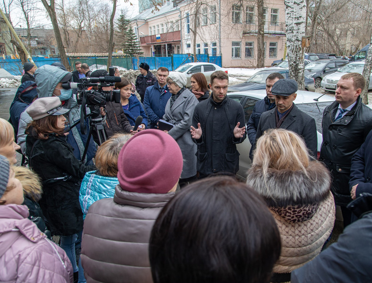 Алексей Вихарев анонсировал последующие встречи с пострадавшими горожанами
