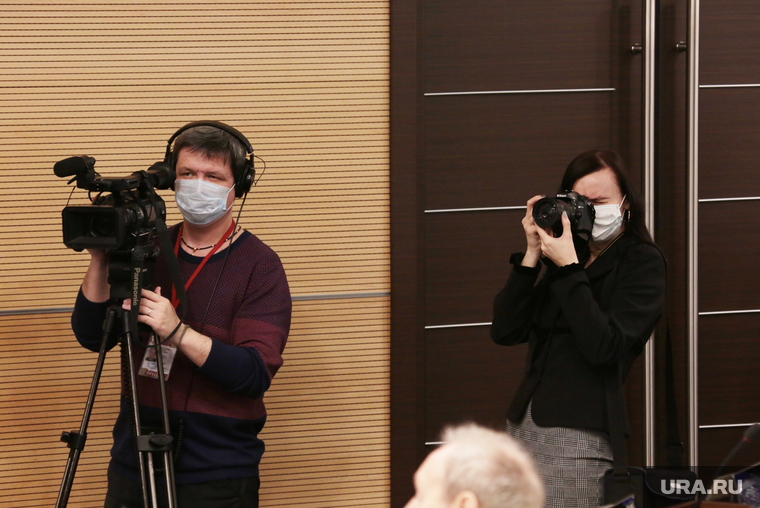Пленарное заседание Законодательного собрания Пермского края, журналист, маска защитная