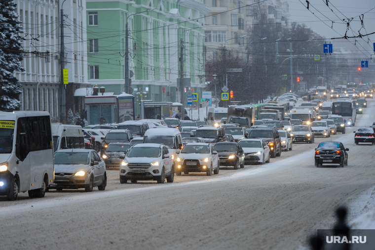 На проспекте Ленина всегда были пробки