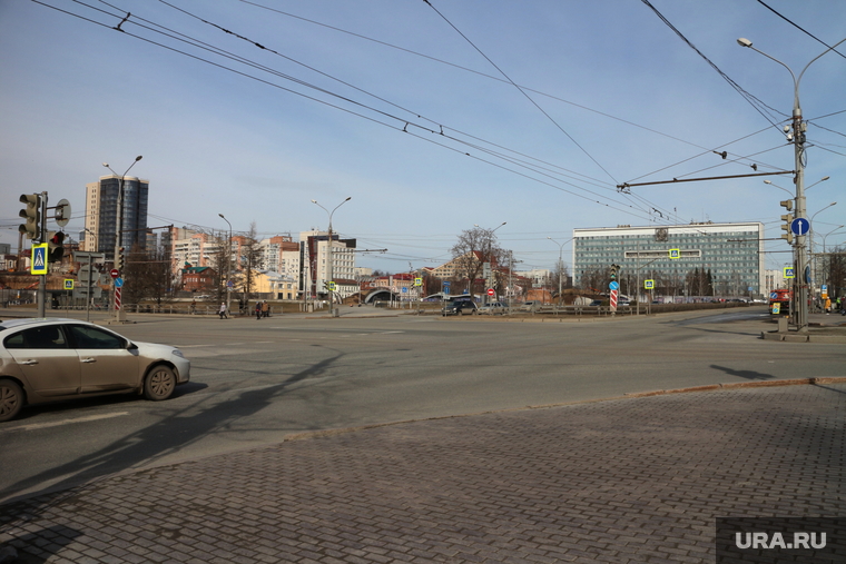 Перекресток улиц Ленина и Попова в Перми 30 марта 2020 года