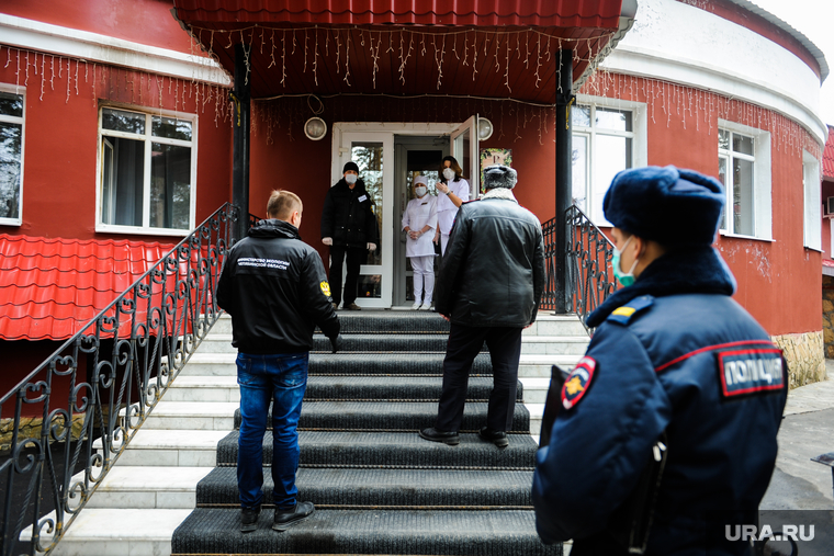 Проверка соблюдения карантина в курортных местах на озере Увильды в Аргаяшском районе. Челябинская область