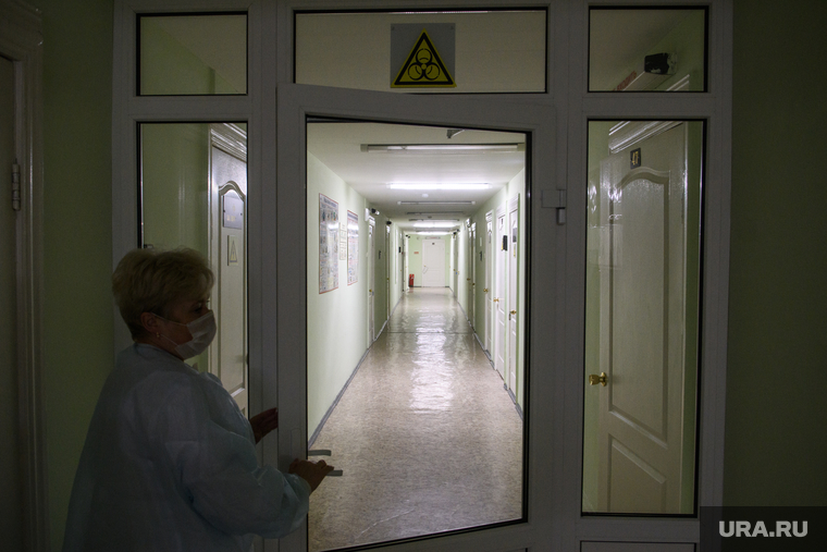 Вход в рабочую («грязную») зону лаборатории Екатеринбургского клинико-диагностического центра